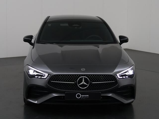 Mercedes-Benz CLA-KLASSE 180 Coupé Star Edition AMG Line | Panoramaschuifdak | Keyless go | Sfeerverlichting | Stoelverwarming | Achteruitrijcamera