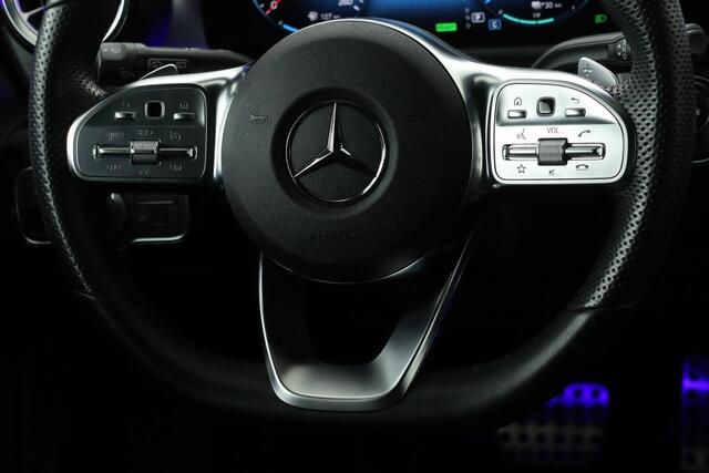 Mercedes-Benz CLA-KLASSE Shooting Brake 250e AMG Night | Panoramadak | 360 camera | Stoelverwarming | Carplay | Sfeerverlichting | Leder/Alcantara | Matrix LED