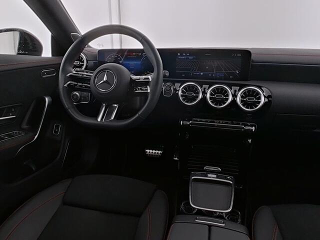 Mercedes-Benz CLA-KLASSE Shooting Brake 250 e AMG Face Lift Plug-In Hybride Edition AMG Nightpakket | Panoramadak | Burmester® | Keyless Go | Stuur- en Stoelverwarming | 360 gr Camera | Inclusief 24 maanden Mercedes-Benz Certified garantie voor Europa.