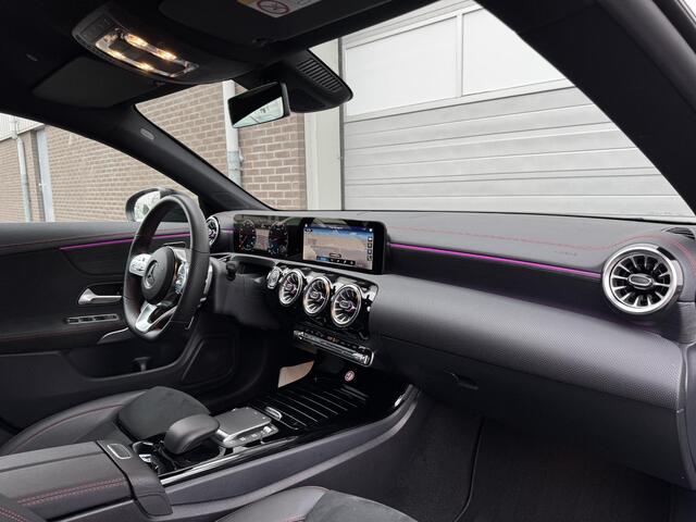 Mercedes-Benz CLA-KLASSE Shooting Brake 180 AMG Line | Night Pakket | MULTIBEAM LED Koplampen |
