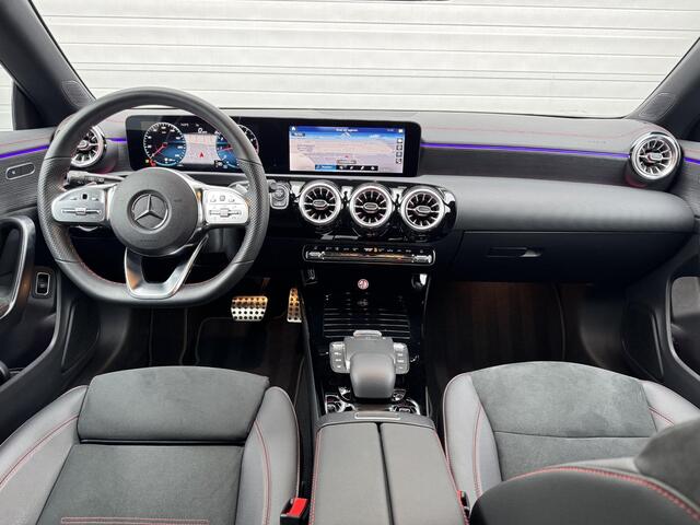Mercedes-Benz CLA-KLASSE Shooting Brake 180 AMG Line | Night Pakket | MULTIBEAM LED Koplampen |