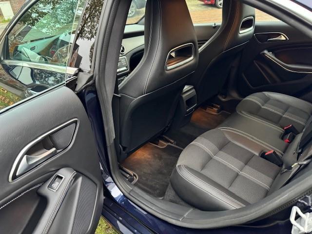 Mercedes-Benz CLA-KLASSE 180/AUTOMAAT/NAV/XEN/LED/HLEER