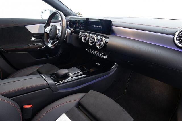Mercedes-Benz CLA-KLASSE 200 Shooting Brake Business Solution AMG | PANORAMADAK | EL. STOELEN ? 1e Eigenaar .