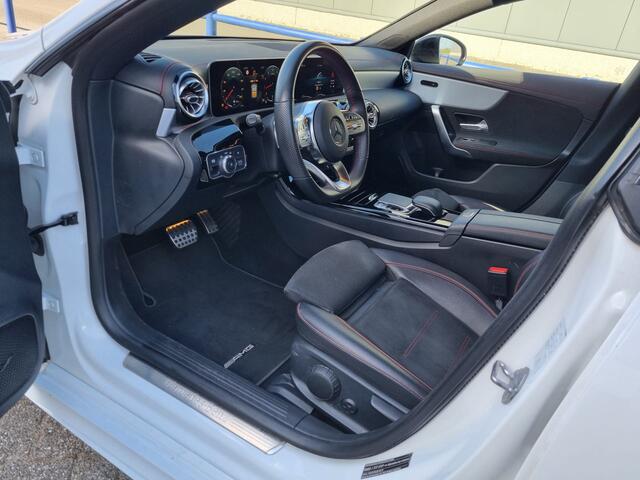 Mercedes-Benz CLA-KLASSE 200 Business Solution AMG | Burmester| Nieuw model | Navi | Cruise |
