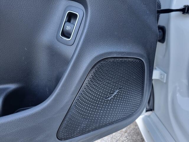 Mercedes-Benz CLA-KLASSE 200 Business Solution AMG | Burmester| Nieuw model | Navi | Cruise |