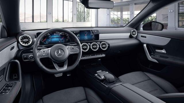Mercedes-Benz CLA-KLASSE 200 Business Solution AMG | Night | Stoelverwarming | Achteruitrijcamera | Widescreen | Sfeerverlichting |