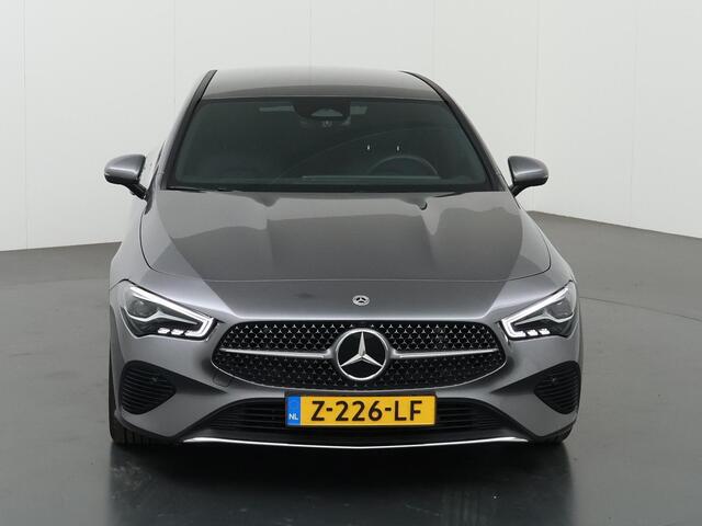 Mercedes-Benz CLA-KLASSE Shooting Brake 180 Star Edition Luxury Line | Widescreen | Camera | Stoelverwarming | Sfeerverlichting | Ele. kofferdeksel | Multibeam-Led | Comfortstoelen | Draadloze tel.lader | Keyless start | 18" Lichtmetaal |
