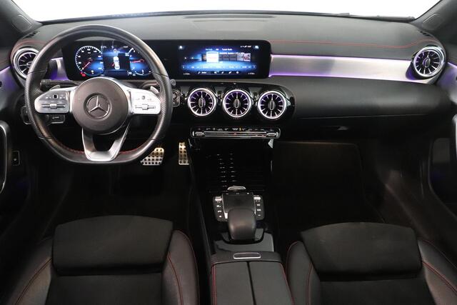 Mercedes-Benz CLA-KLASSE 180 Business Solution AMG | Camera | Navigatie | Cruise control | Apple Carplay Android auto |