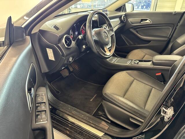 Mercedes-Benz CLA-KLASSE 180 Ambition