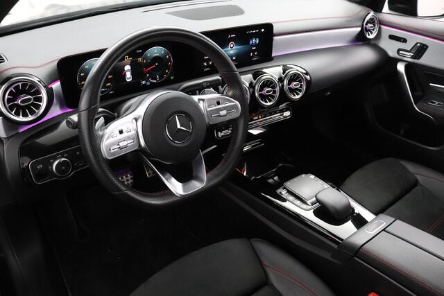 Mercedes-Benz CLA-KLASSE 200 Business Solution AMG | Widescreen| Sfeerverlichting| MultiBeam LED| Panoramadak |