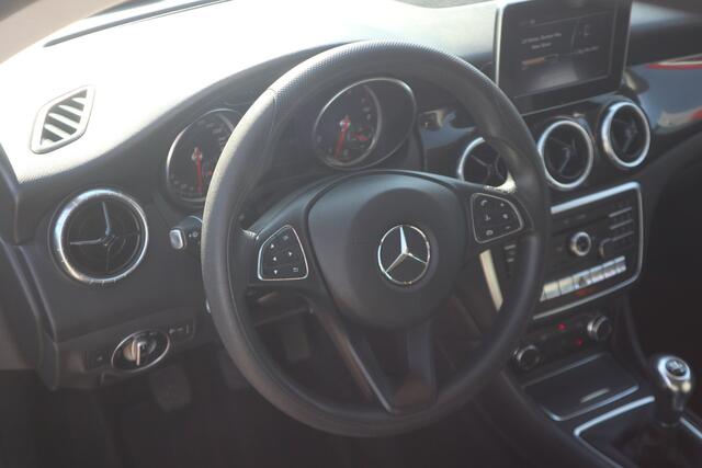 Mercedes-Benz CLA-KLASSE Shooting Brake 180 Business Solution AMG Upgrade Edition | Nieuw Binnen! | Stoelverwarming | Cruise | Half leder