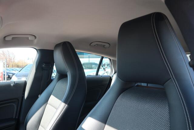 Mercedes-Benz CLA-KLASSE Shooting Brake 180 Business Solution AMG Upgrade Edition | Nieuw Binnen! | Stoelverwarming | Cruise | Half leder