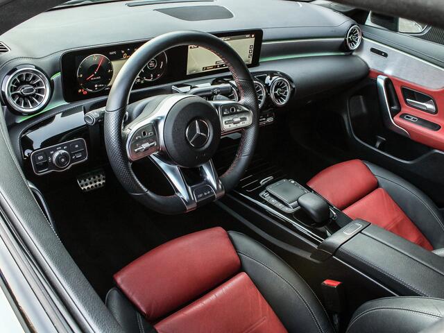 Mercedes-Benz CLA-KLASSE 200 AMG Line 164PK Automaat | MBUX | LED KOPLAMPEN | AMBIENTE VERLICHTING | SMARTPHONE INTEGRATIE | NIGHT PAKKET |