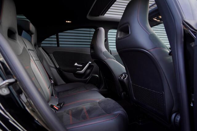 Mercedes-Benz CLA-KLASSE 250 e AMG Line Night / Pano / Sfeerverlichting