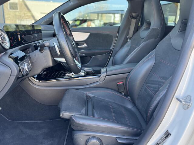 Mercedes-Benz CLA-KLASSE Shooting Brake 180 AUT Bns Sul AMG Pano | Wit Metallic | Camera |