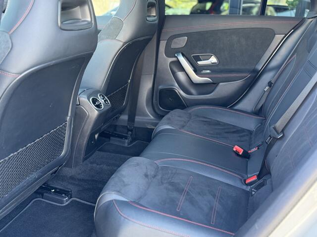 Mercedes-Benz CLA-KLASSE Shooting Brake 180 AUT Bns Sul AMG Pano | Wit Metallic | Camera |