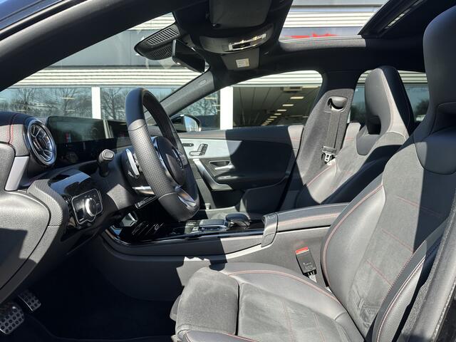 Mercedes-Benz CLA-KLASSE Shooting Brake 180 AMG-Line | Memory | Sfeer | Panodak | Keyless