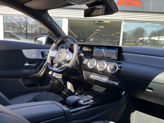 Mercedes-Benz CLA-KLASSE Shooting Brake 180 AMG-Line | Memory | Sfeer | Panodak | Keyless