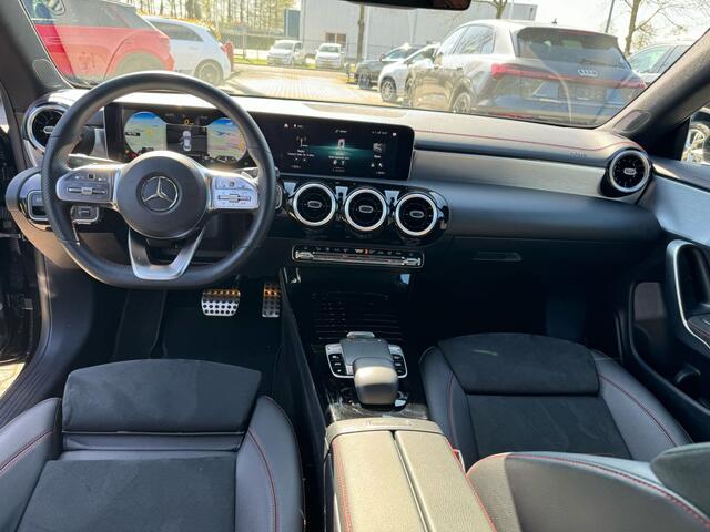 Mercedes-Benz CLA-KLASSE 180 amg pano, cruise, virtual cockpit