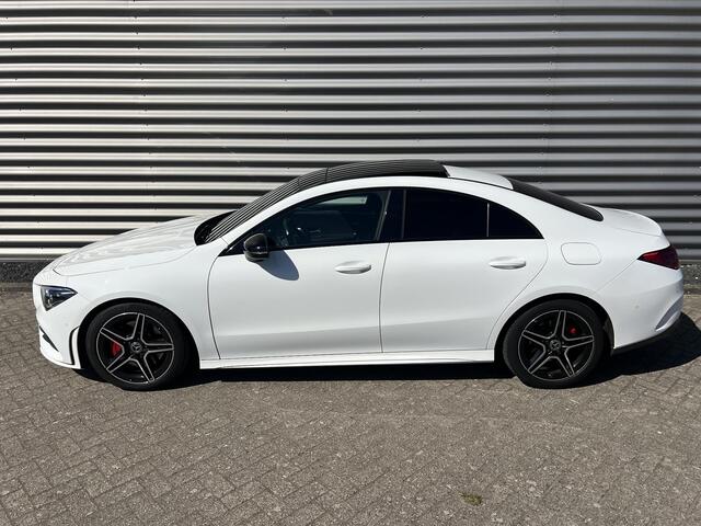 Mercedes-Benz CLA-KLASSE 200 AMG Panorama Camera Night Sfeer