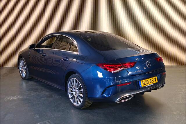 Mercedes-Benz CLA-KLASSE 250 e AMG Line Stoelverwarming - Apple Carplay/Andoid Auto - LED
