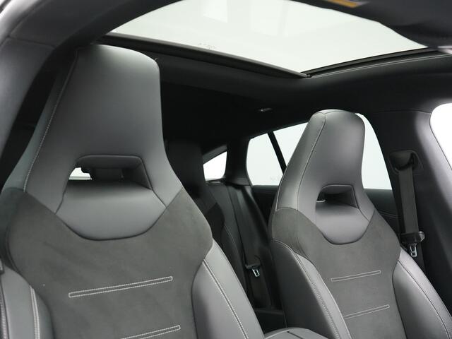 Mercedes-Benz CLA-KLASSE Shooting Brake 250 e AMG Night Plug in Hybrid Dealer O.H. 218pk PHEV | Panodak | Alcantara Sportstoelen Verwarmd | Widescreen Navi | Sfeerverlichting | Navigatie | Apple Carplay | Camera | DAB |