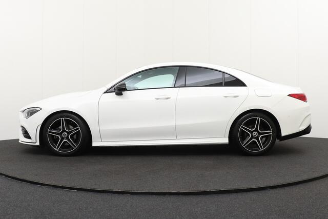 Mercedes-Benz CLA-KLASSE 180d Aut. AMG Night-Pakket Camera Carplay Sfeerverlichting