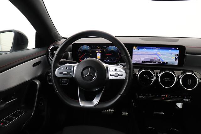 Mercedes-Benz CLA-KLASSE 180d Aut. AMG Night-Pakket Camera Carplay Sfeerverlichting
