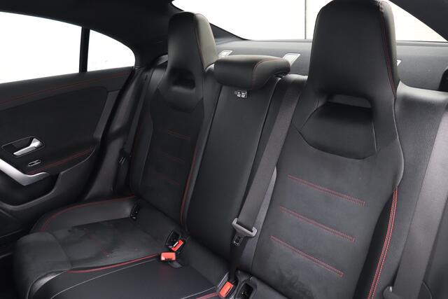 Mercedes-Benz CLA-KLASSE 180d Aut. AMG Night-Pakket Camera Carplay Sfeerverlichting