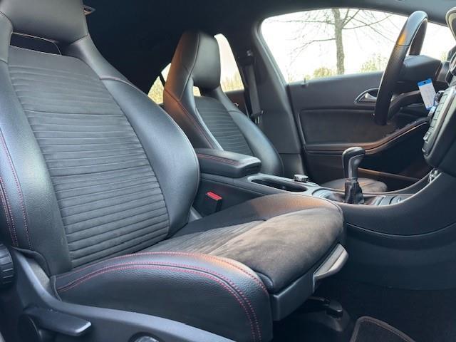 Mercedes-Benz CLA-KLASSE 180 AMG NIGHT EDITION PLUS/XENON/HLEER/FACELIFT