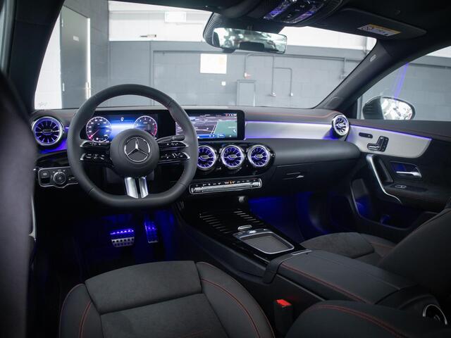 Mercedes-Benz CLA-KLASSE Shooting Brake 180 AMG Line Panorama dak