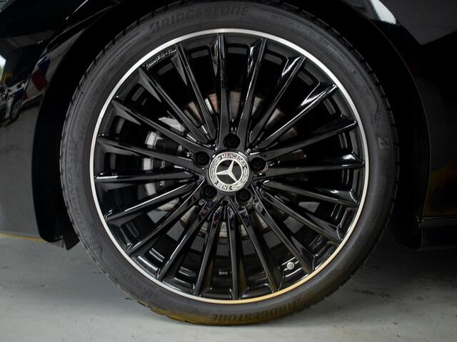 Mercedes-Benz CLA-KLASSE Shooting Brake 180 AMG Line Panorama dak