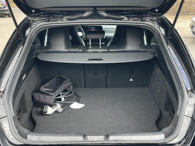 Mercedes-Benz CLA-KLASSE Shooting Brake 250 e AMG Line VAN: 35.900,- VOOR 33.877,- UW LENTEVOORDEEL: 2.023,- | PANO | CAMERA