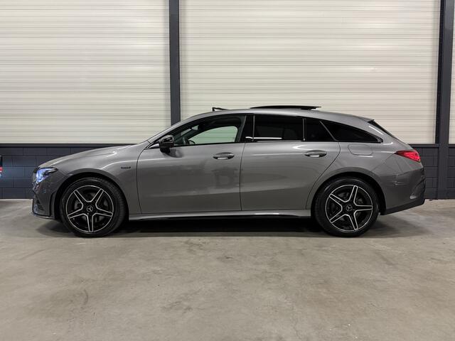 Mercedes-Benz CLA-KLASSE Shooting Brake 250 e AMG PANO/CAMERA/WIDE-SCREEN/MEMORY/SFEER/ALCANTARA-LEER SPORT/DAB/PRIVACY/NIGHT-PACK/18"AMG/ABSOLUTE NIEUWSTAAT