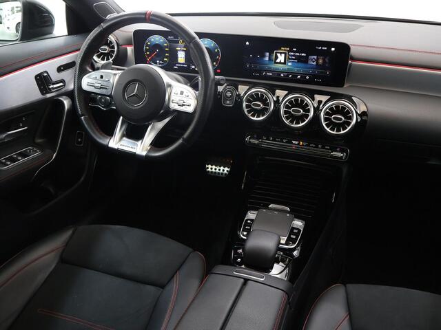 Mercedes-Benz CLA-KLASSE Shooting Brake AMG 35 4MATIC Premium Plus | Panoramadak | Keyless | Memory | 19"lichtmetalen velgen | Multibeam | Sfeerverlichting | Widescreen | Stoelverwarming |