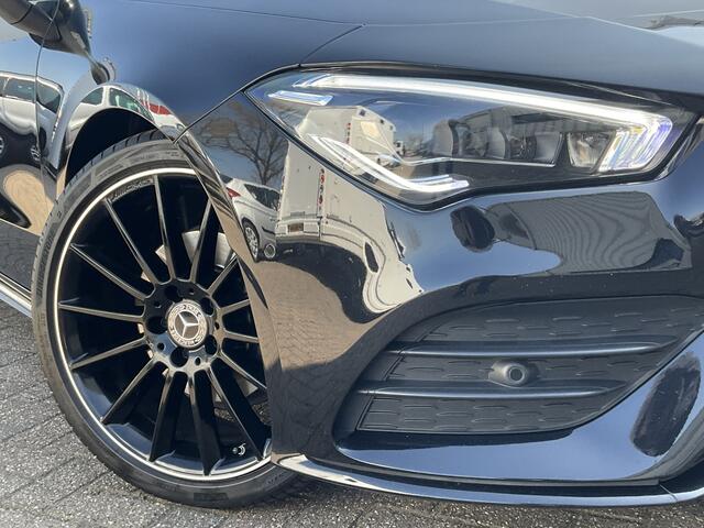 Mercedes-Benz CLA-KLASSE 200 164pk Premium Plus AMG Pano.dak Sfeerverl. Stoelverw.