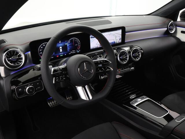 Mercedes-Benz CLA-KLASSE Shooting Brake 250 e AMG Line | Panoramadak | Multibeam LED | Smartphone integratie | Night pakket | 18" AMG Velgen