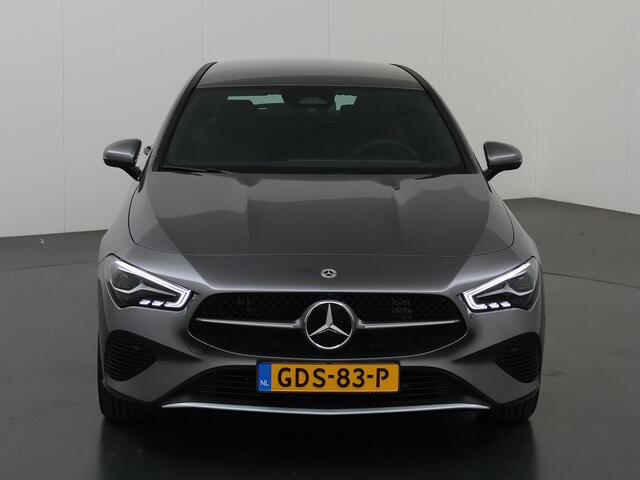 Mercedes-Benz CLA-KLASSE Shooting Brake 250 e Star Edition | Elektrische trekhaak | Stoelverwarming | Achteruitrijcamera | Elektrisch bedienbare kofferbak