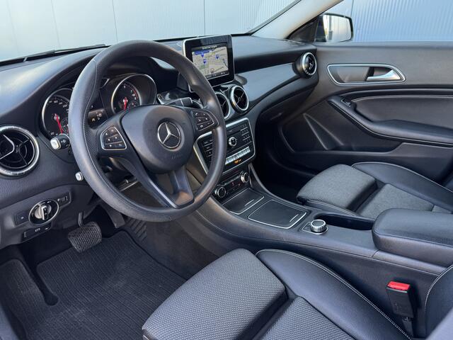 Mercedes-Benz CLA-KLASSE Shooting Brake 180 Prestige 18 inch/Navigatie.