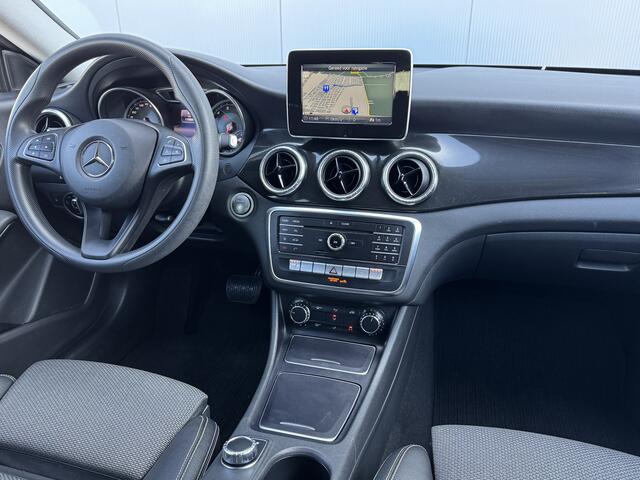 Mercedes-Benz CLA-KLASSE Shooting Brake 180 Prestige 18 inch/Navigatie.