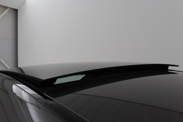 Mercedes-Benz CLA-KLASSE Shooting Brake 180 AMG | Panoramadak | Carplay | Stoelverwarming | Camera | Leder/Alcantara | Full LED | Navigatie | Park Assist | Cruise control