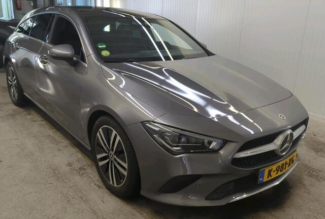 Mercedes-Benz CLA-KLASSE Shooting Brake 180 D 2.0 Business Solution Luxury Navigatie Trekhaak Panoramadak Elek. Stoelen Leer Stoelverwarming DAB Keyless Getint Glas NL Auto BTW