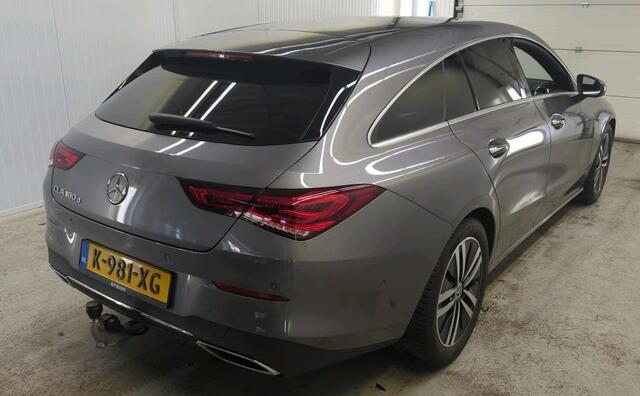 Mercedes-Benz CLA-KLASSE Shooting Brake 180 D 2.0 Business Solution Luxury Navigatie Trekhaak Panoramadak Elek. Stoelen Leer Stoelverwarming DAB Keyless Getint Glas NL Auto BTW