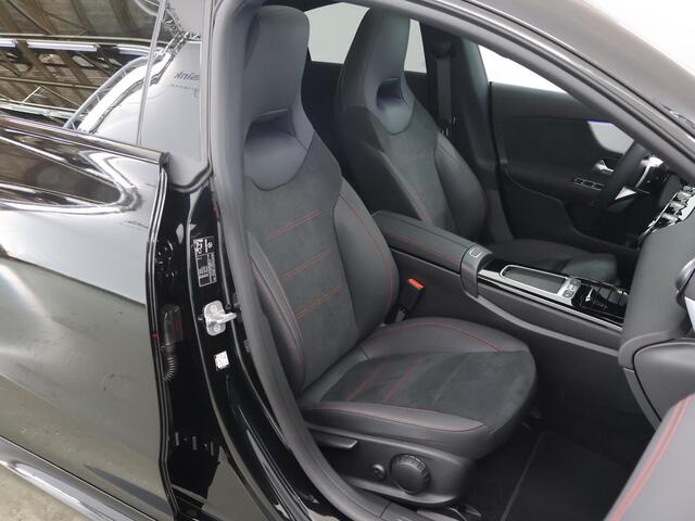 Mercedes-Benz CLA-KLASSE 180 Coupé Star Edition AMG Line | Panorama-schuifdak | Achteruitrijcamera | Dode hoek | Stoelverwarming | Sfeerverlichting
