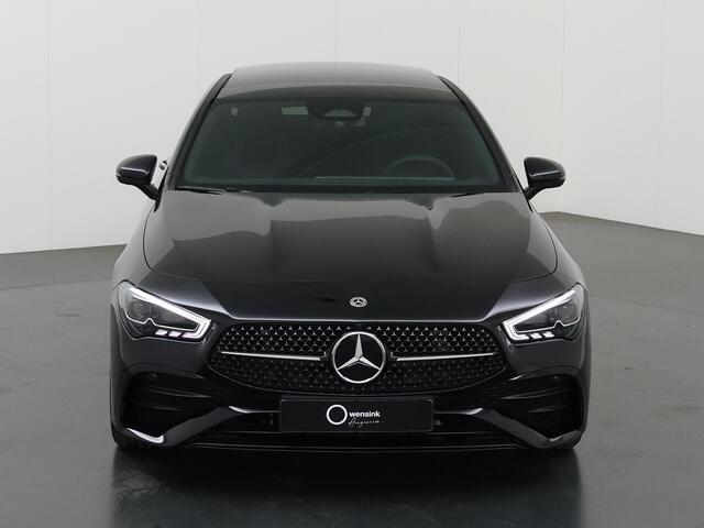 Mercedes-Benz CLA-KLASSE 180 Coupé Star Edition AMG Line | Panorama-schuifdak | Achteruitrijcamera | Dode hoek | Stoelverwarming | Sfeerverlichting