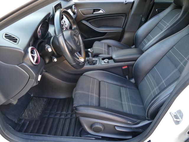 Mercedes-Benz CLA-KLASSE Shooting Brake 180 Edition AMG-line | achteruitrijcamera | stoelverwarming