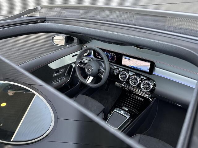 Mercedes-Benz CLA-KLASSE 180 AMG Line | Night Pakket | Panoramadak | MULTIBEAM LED Koplampen | Dodehoekassistent | Advanced Sound System | Augmented Reality voor Navigatie | Sfeerverlichting | Stuurverwarming | Stoelverwarming | Achteruitrijcamera