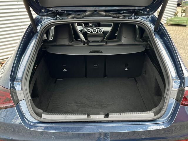 Mercedes-Benz CLA-KLASSE Shooting Brake 180 AMG | Panoramadak | Night | Sfeerverlichting | Achteruitrijcamera | Stoelverwarming | Dodehoekassistent | Apple & Android Carplay | Showmodel SALE