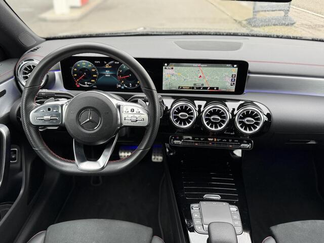 Mercedes-Benz CLA-KLASSE 200 AMG Pano Sfeer Camera Keyless Carplay Navi Stoelverw