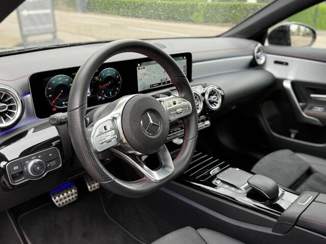 Mercedes-Benz CLA-KLASSE 200 AMG Pano Sfeer Camera Keyless Carplay Navi Stoelverw